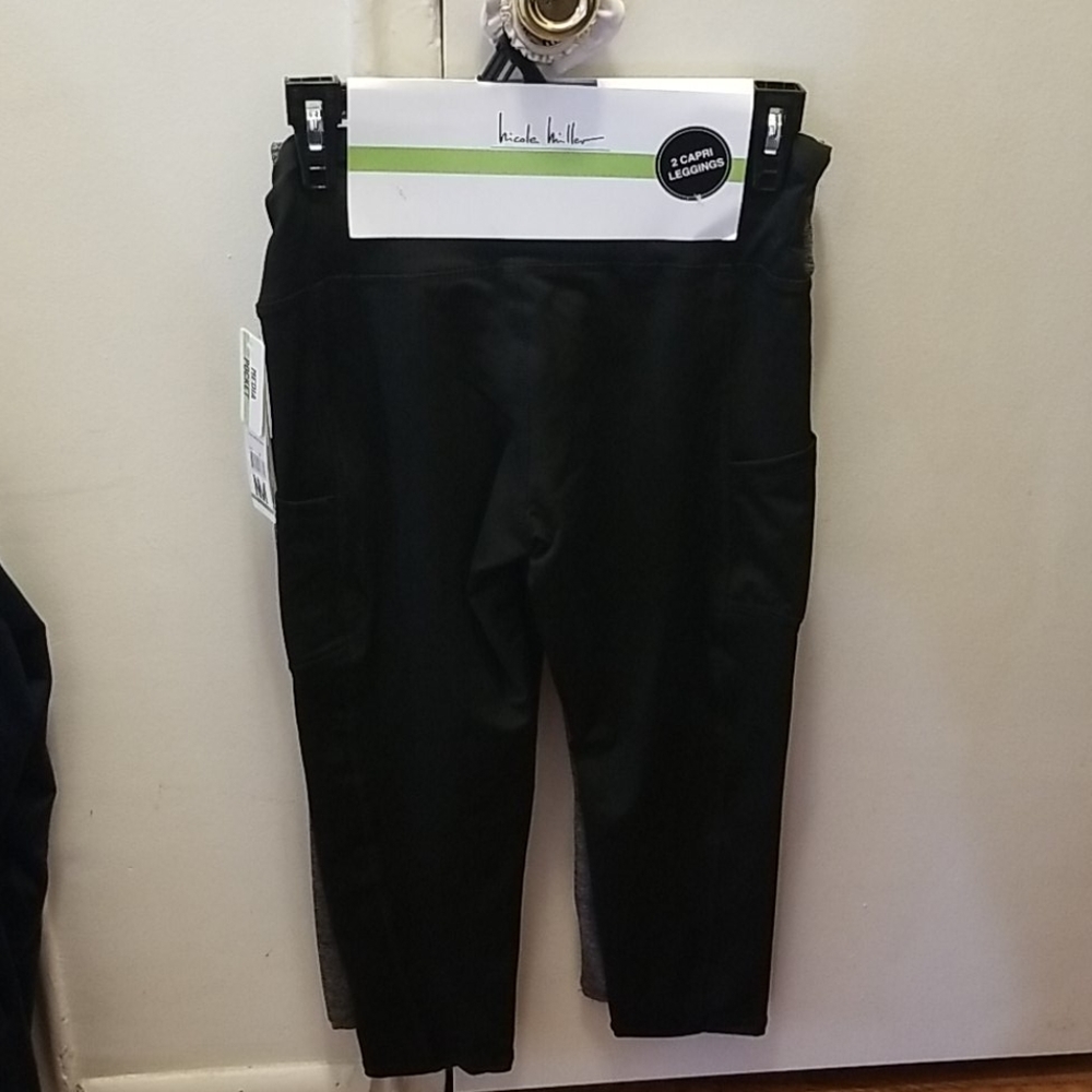 Nicole Miller capri leggings